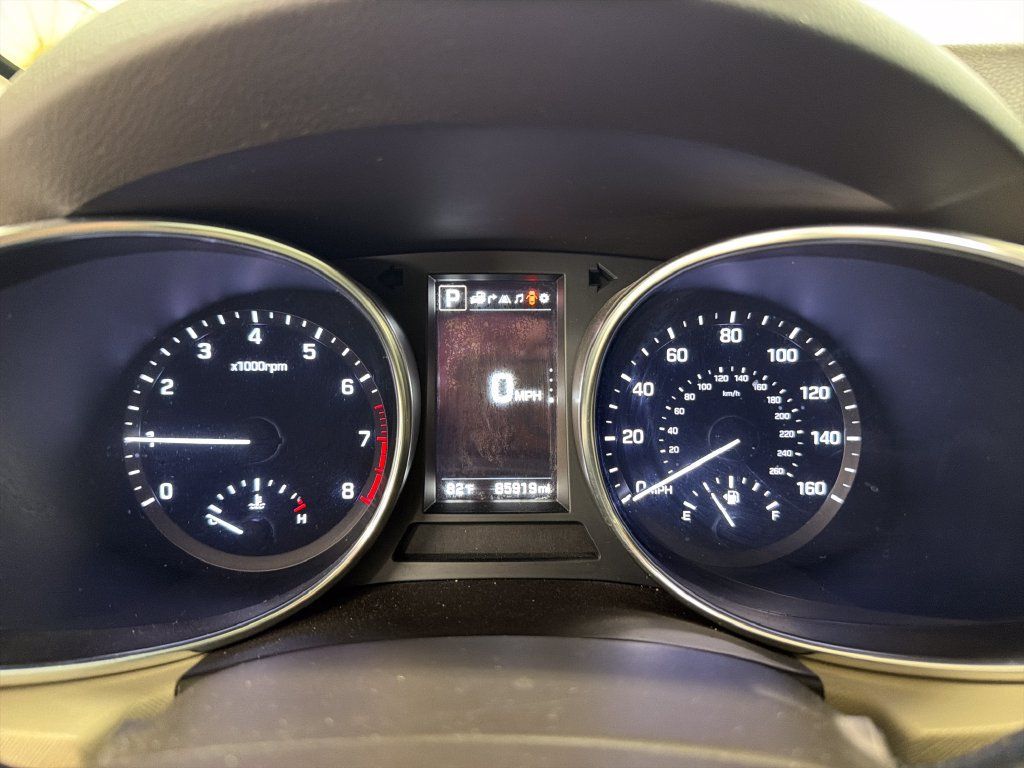 Used 2017 Hyundai Santa Fe Limited FWD image 25