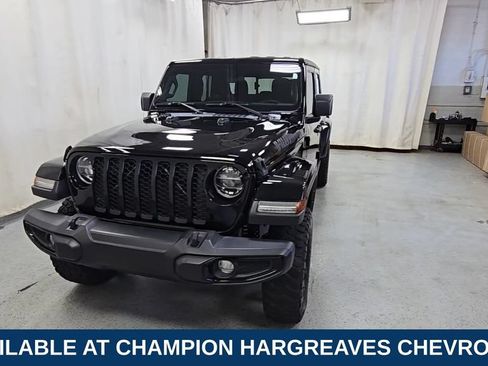 Used 2022 Jeep Gladiator Sport AWD/4WD image 3
