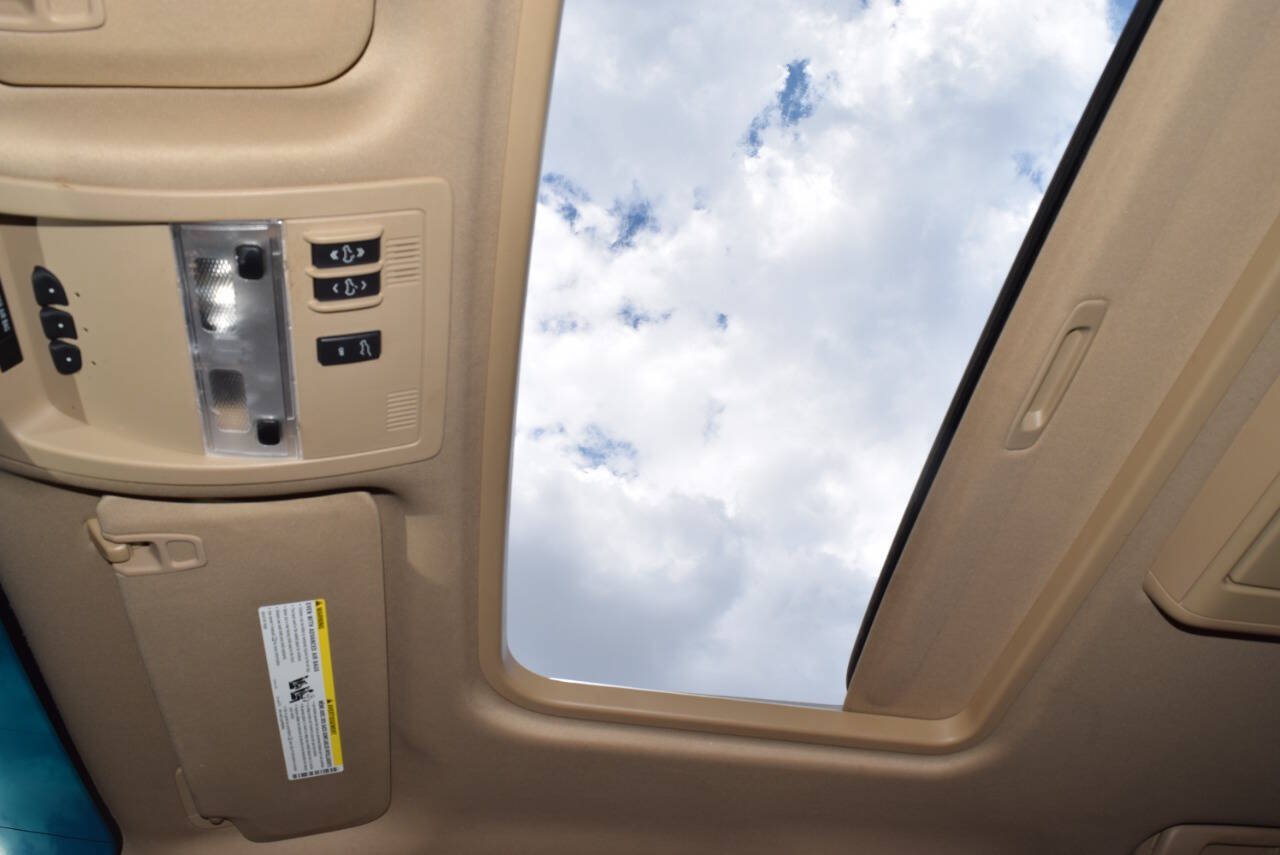 Used 2014 Chevrolet Suburban LTZ RWD image 65