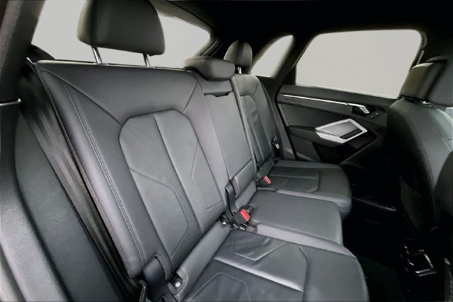 Used 2023 Audi Q3 2.0T Premium w/ Convenience Package AWD/4WD image 29