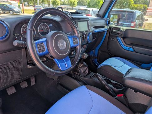 Used 2014 Jeep Wrangler Sahara AWD/4WD image 19