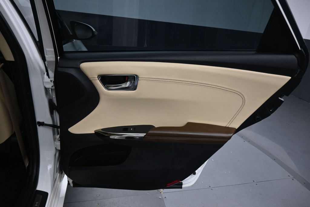 Used 2016 Toyota Avalon Limited w/ Toyota Safety Sense Package FWD image 37