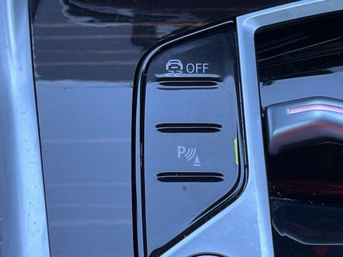 Used 2026 BMW X6 xDrive40i image 10