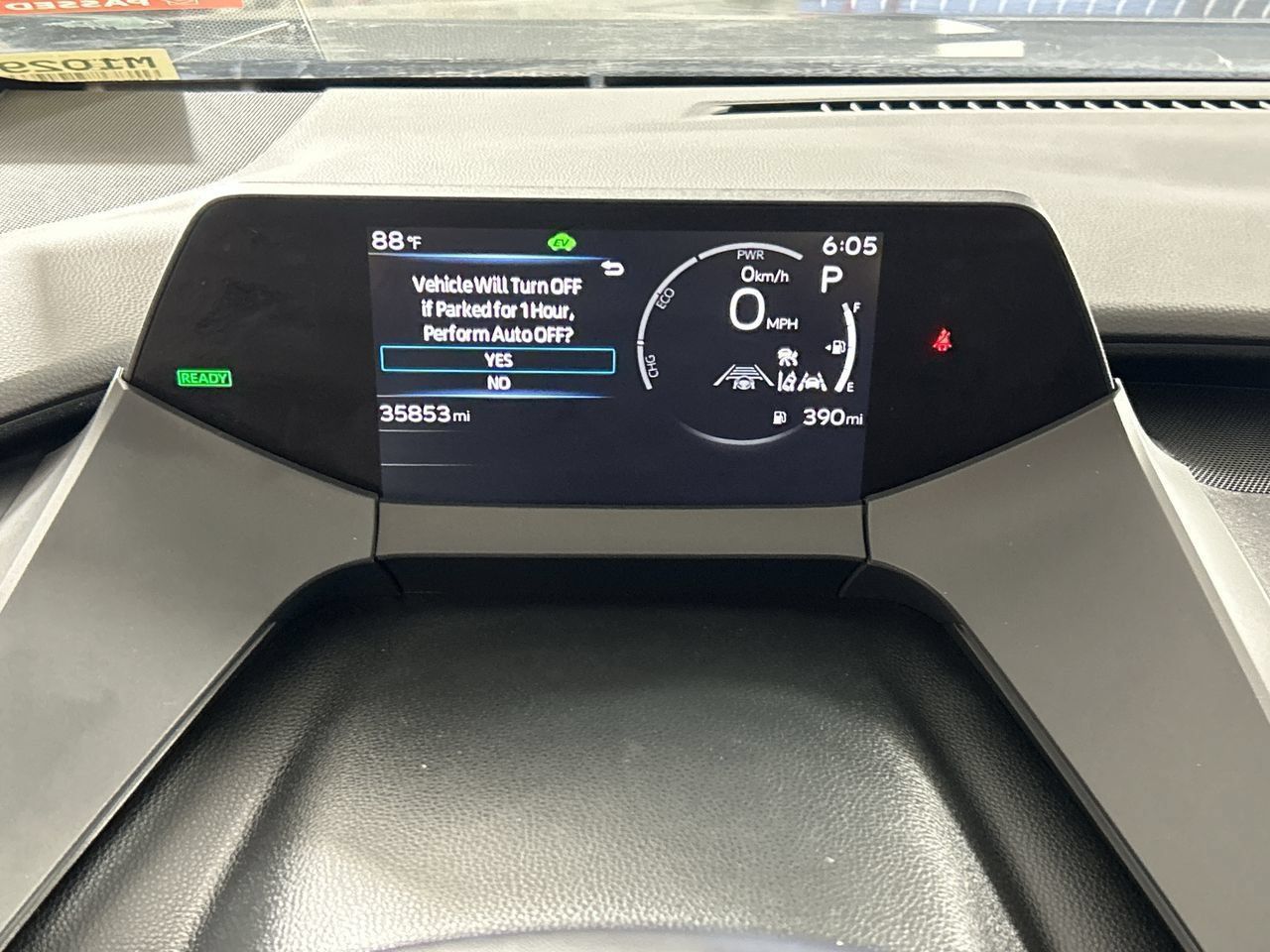 Used 2025 Toyota Prius LE FWD image 15