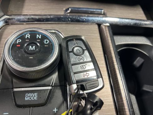 Used 2024 Ford Expedition Limited image 39