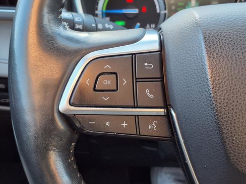 Used 2021 Toyota Highlander Platinum image 17