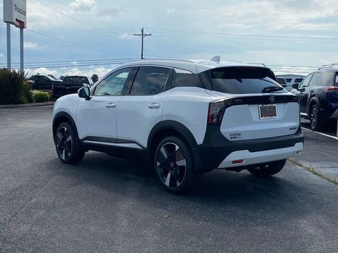 New 2025 Nissan Kicks SR image 6