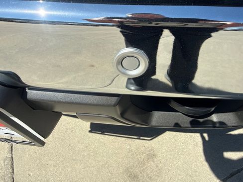 Used 2018 GMC Sierra 1500 SLT w/ SLT Premium Package image 9