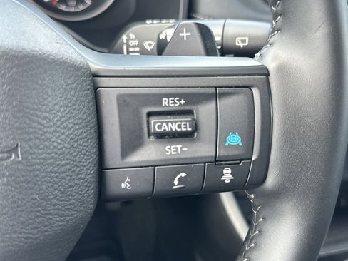 Used 2025 Nissan Rogue SV AWD/4WD image 26