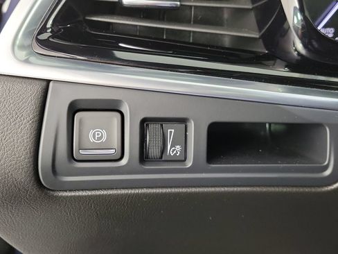 Used 2024 Cadillac XT6 Premium Luxury FWD image 33