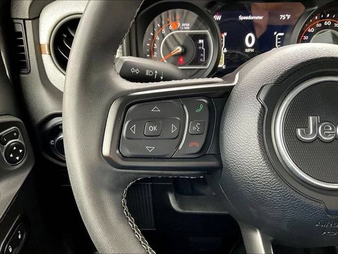 Used 2025 Jeep Wrangler Unlimited Sport AWD/4WD image 14