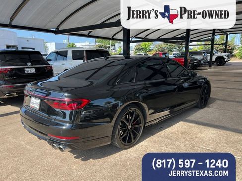 Used 2024 Audi S8 AWD/4WD image 4