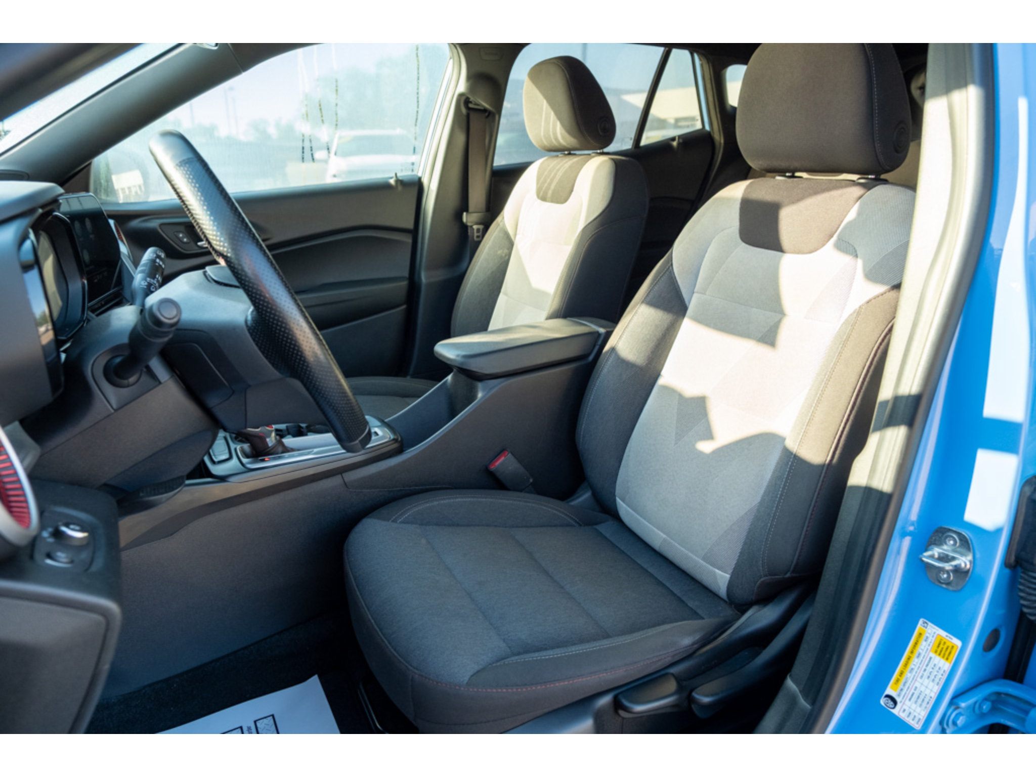Used 2024 Chevrolet Trax RS w/ Sunroof Package FWD image 12