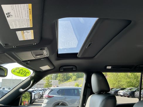 Used 2023 Nissan Armada SL w/ Midnight Edition Package AWD/4WD image 12