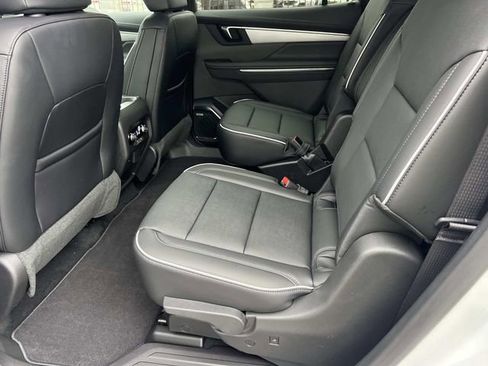 Used 2026 Buick Enclave Preferred w/ Power Package image 10