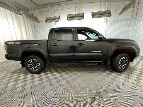 Used 2023 Toyota Tacoma TRD Sport AWD/4WD image 17