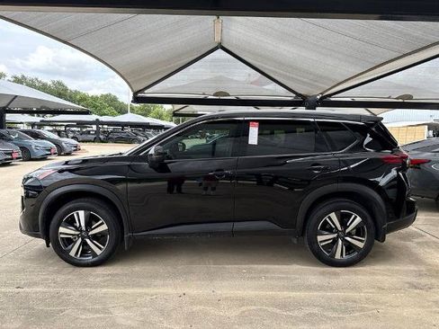 Certified 2025 Nissan Rogue SL AWD/4WD image 4