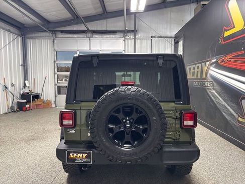 Used 2022 Jeep Wrangler Sport AWD/4WD image 18
