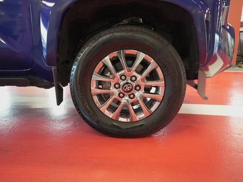 Used 2024 Toyota Tacoma Limited image 30