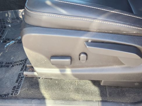 Used 2016 GMC Canyon SLT w/ Driver Alert Package image 14