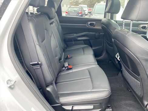 Certified 2023 Kia Sorento S w/ Panoramic Sunroof Package image 29