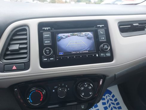 Used 2019 Honda HR-V LX image 32