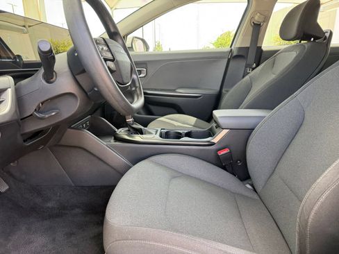 Used 2025 Kia K4 FWD image 29