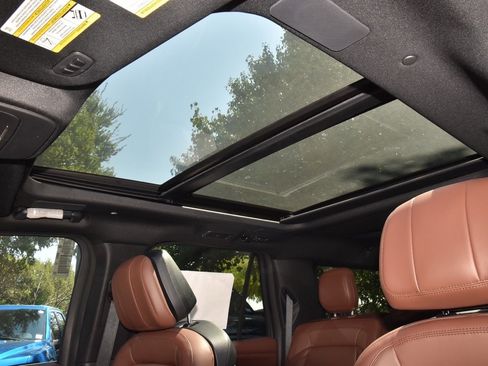 New 2025 Lincoln Navigator L Reserve image 35