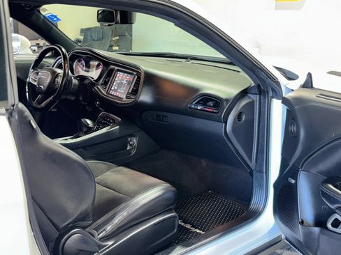 Used 2021 Dodge Challenger R/T Scat Pack RWD image 17