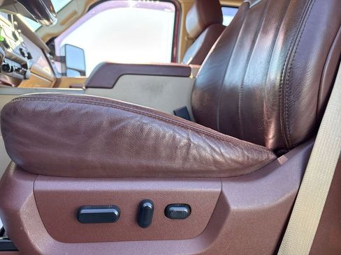 Used 2014 Ford F250 King Ranch w/ King Ranch w/Chrome Package image 11