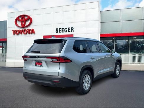 Used 2026 Toyota Grand Highlander AWD image 3