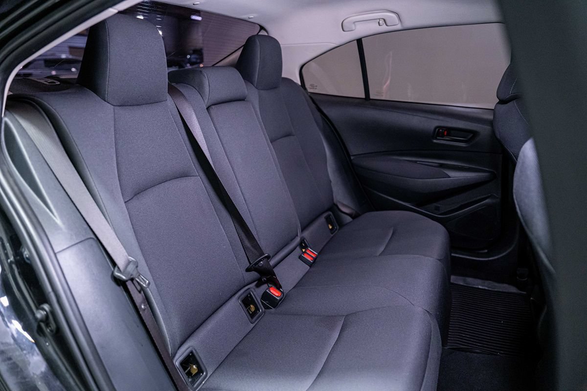 Used 2022 Toyota Corolla LE FWD image 18