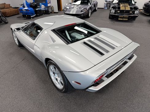 Used 2005 Ford GT image 33