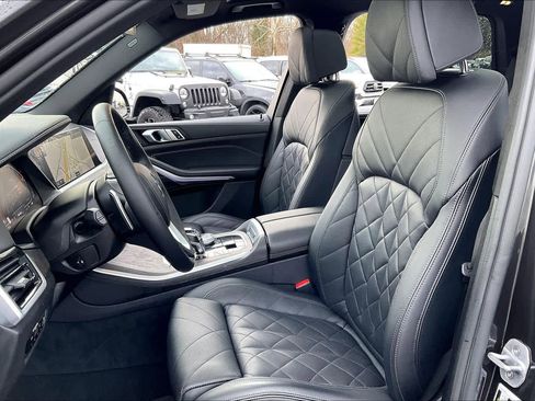 Used 2023 BMW X5 xDrive40i w/ Luxury Seating Package image 8