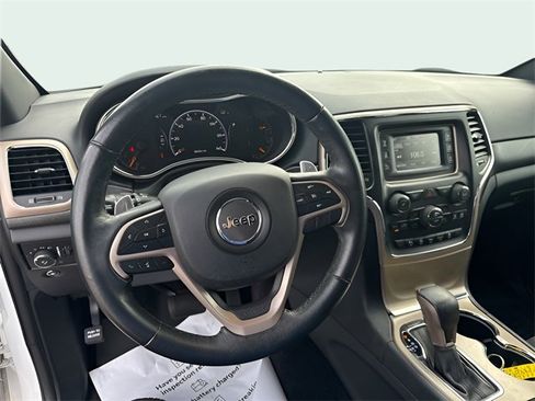 Used 2017 Jeep Grand Cherokee Laredo w/ Quick Order Package 23E image 18