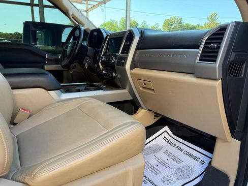 Used 2018 Ford F250 Lariat w/ Lariat Value Package AWD/4WD image 21