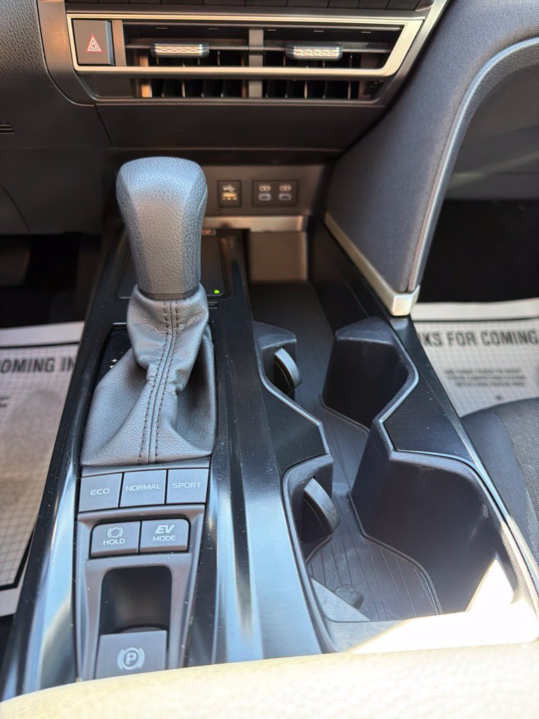 Used 2025 Toyota Camry LE FWD image 34