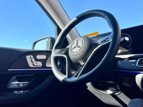 Used 2026 Mercedes-Benz GLS 450 4MATIC image 8