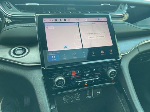 Used 2022 Jeep Grand Cherokee Overland image 14