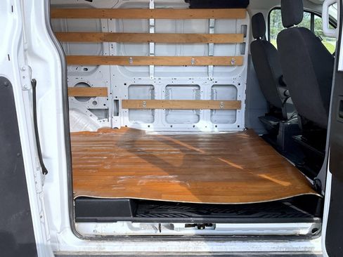 Used 2018 Ford Transit 250 130 Low Roof w/ Exterior Upgrade Package RWD image 20