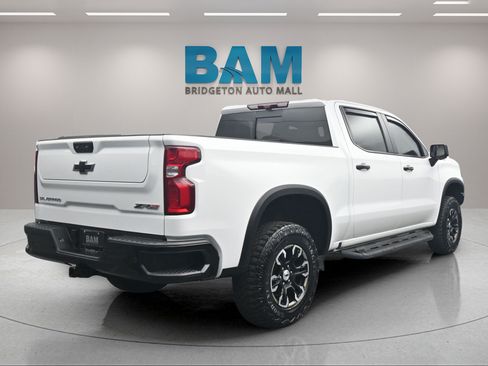 Used 2024 Chevrolet Silverado 1500 ZR2 w/ Technology Package AWD/4WD image 6