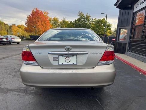 Used 2005 Toyota Camry LE FWD image 5