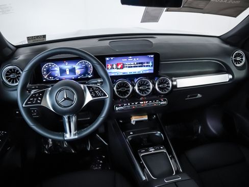 New 2026 Mercedes-Benz GLB 250 250 image 16