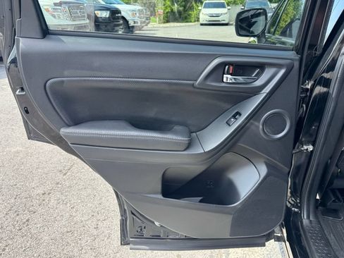 Used 2016 Subaru Forester 2.5i Touring AWD/4WD image 26
