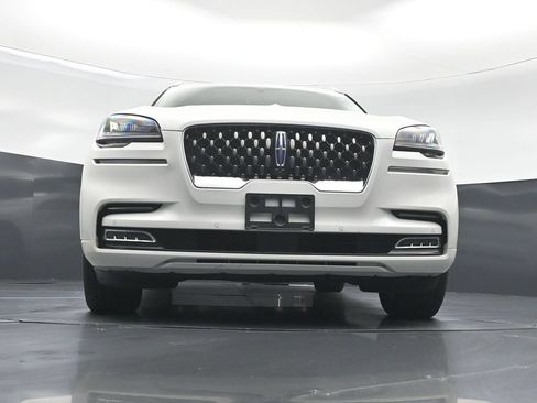 Used 2020 Lincoln Aviator Grand Touring w/ Elements Package Plus AWD/4WD image 44