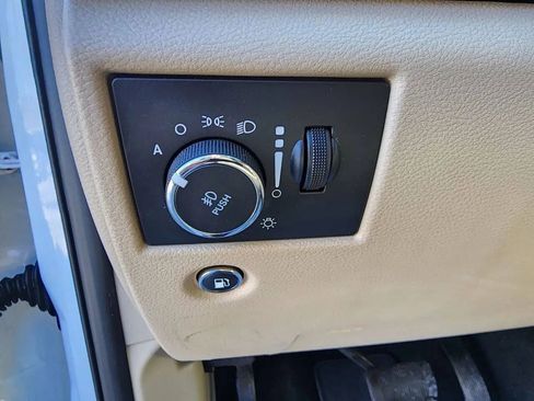 Used 2019 Jeep Grand Cherokee Limited AWD/4WD image 17