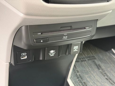 Used 2024 Honda Odyssey Touring image 26