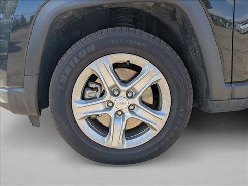Used 2024 Jeep Compass Latitude AWD/4WD image 27