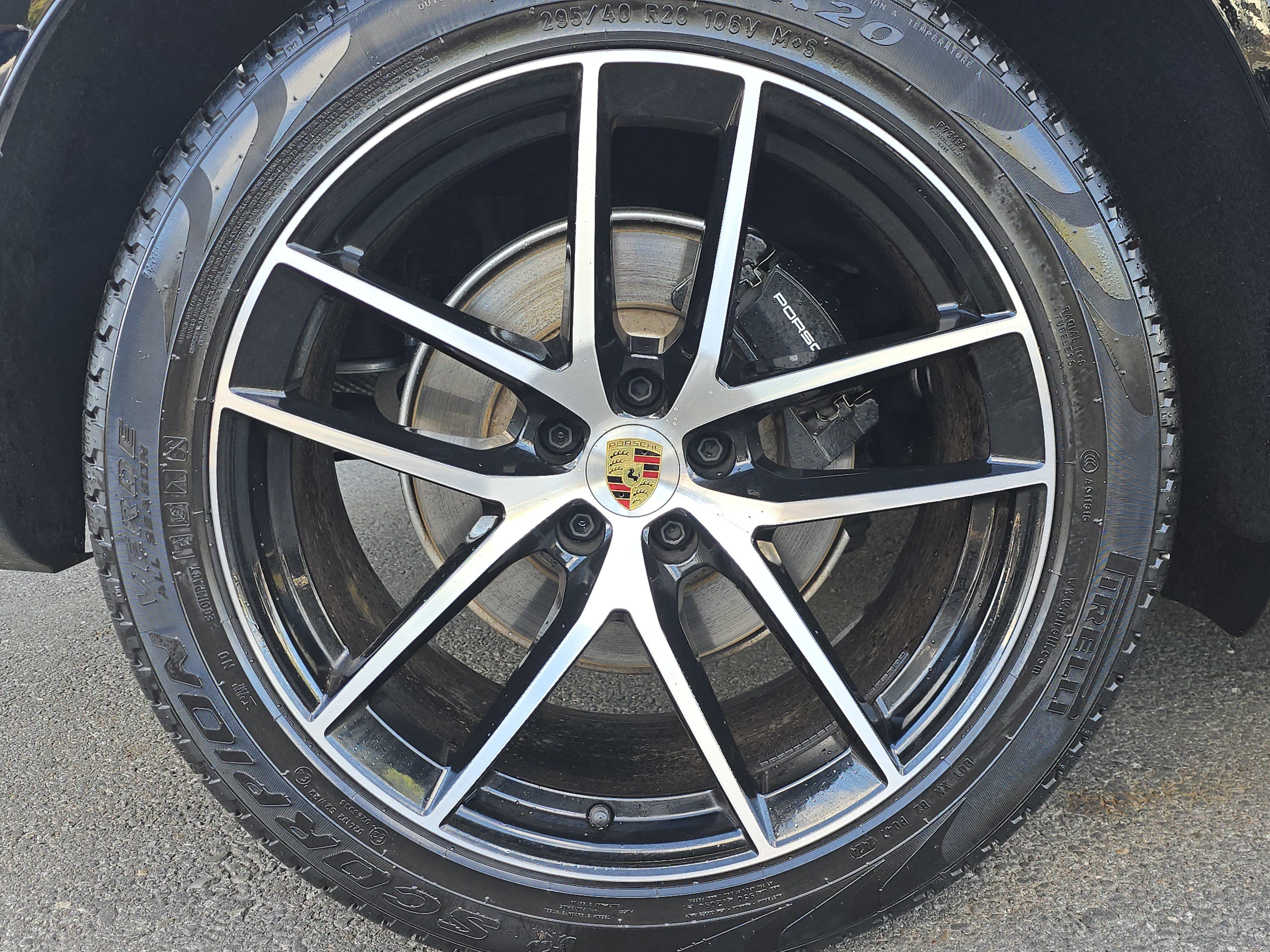 Certified 2025 Porsche Macan AWD/4WD image 28