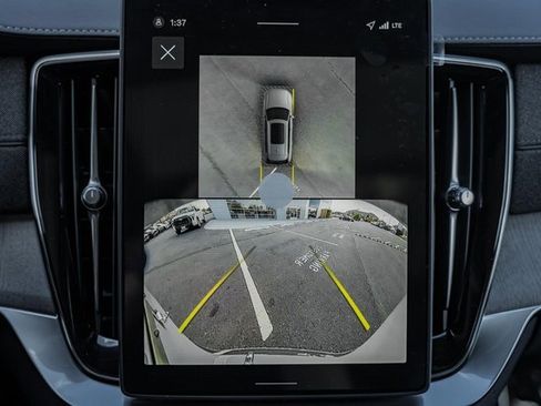 New 2026 Volvo XC90 B6 Ultra w/ Protection Package image 41